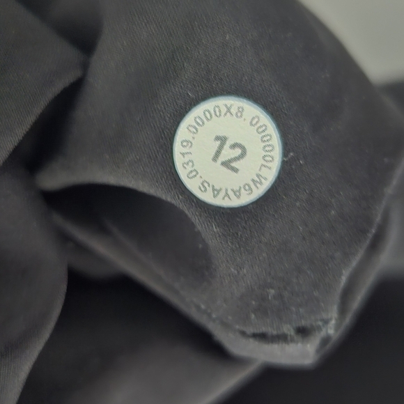 Lululemon Black Tie Waist Noir Crop Pants Size 12 - Picture 7 of 9